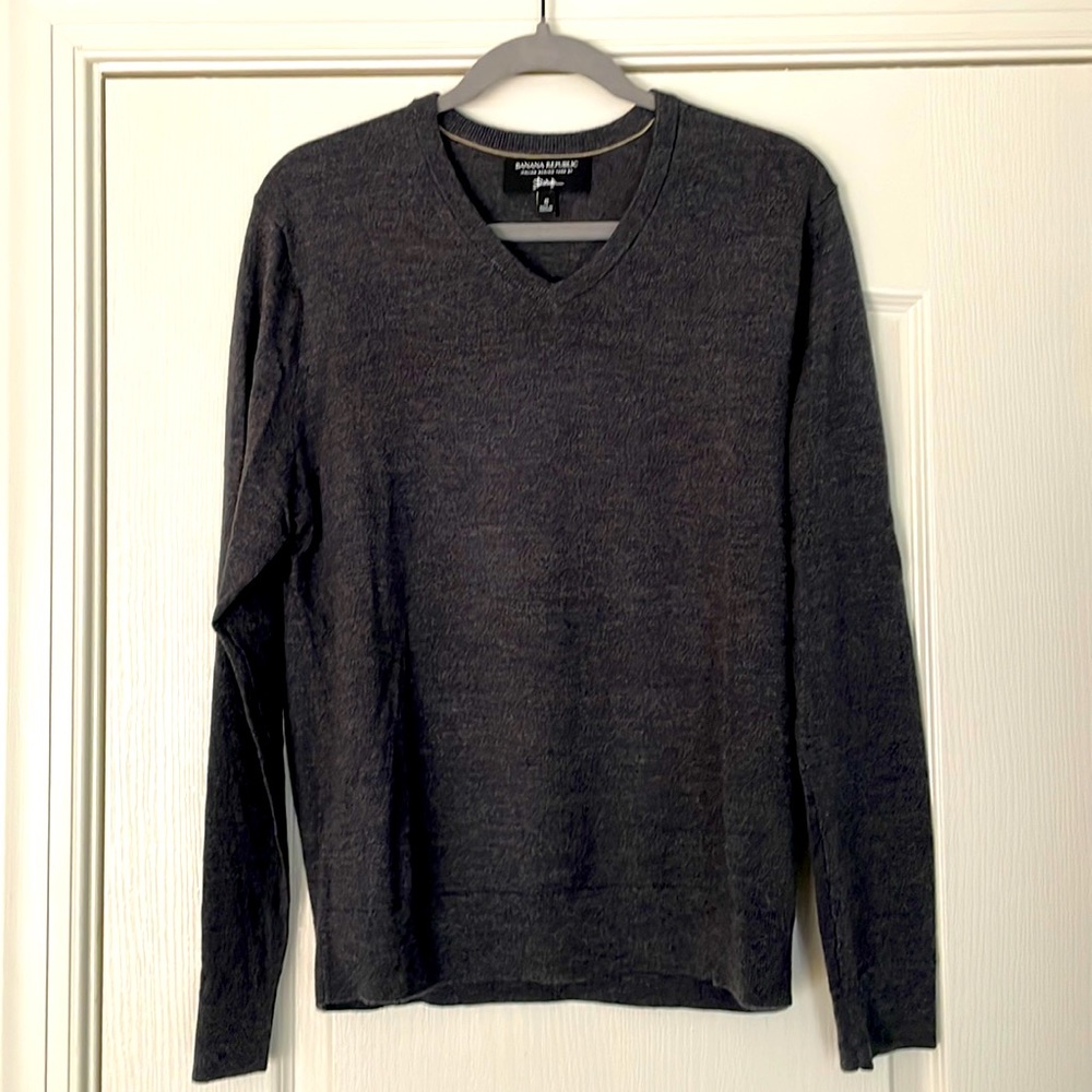 Men’s/Unisex Banana Republic gray v-neck sweater